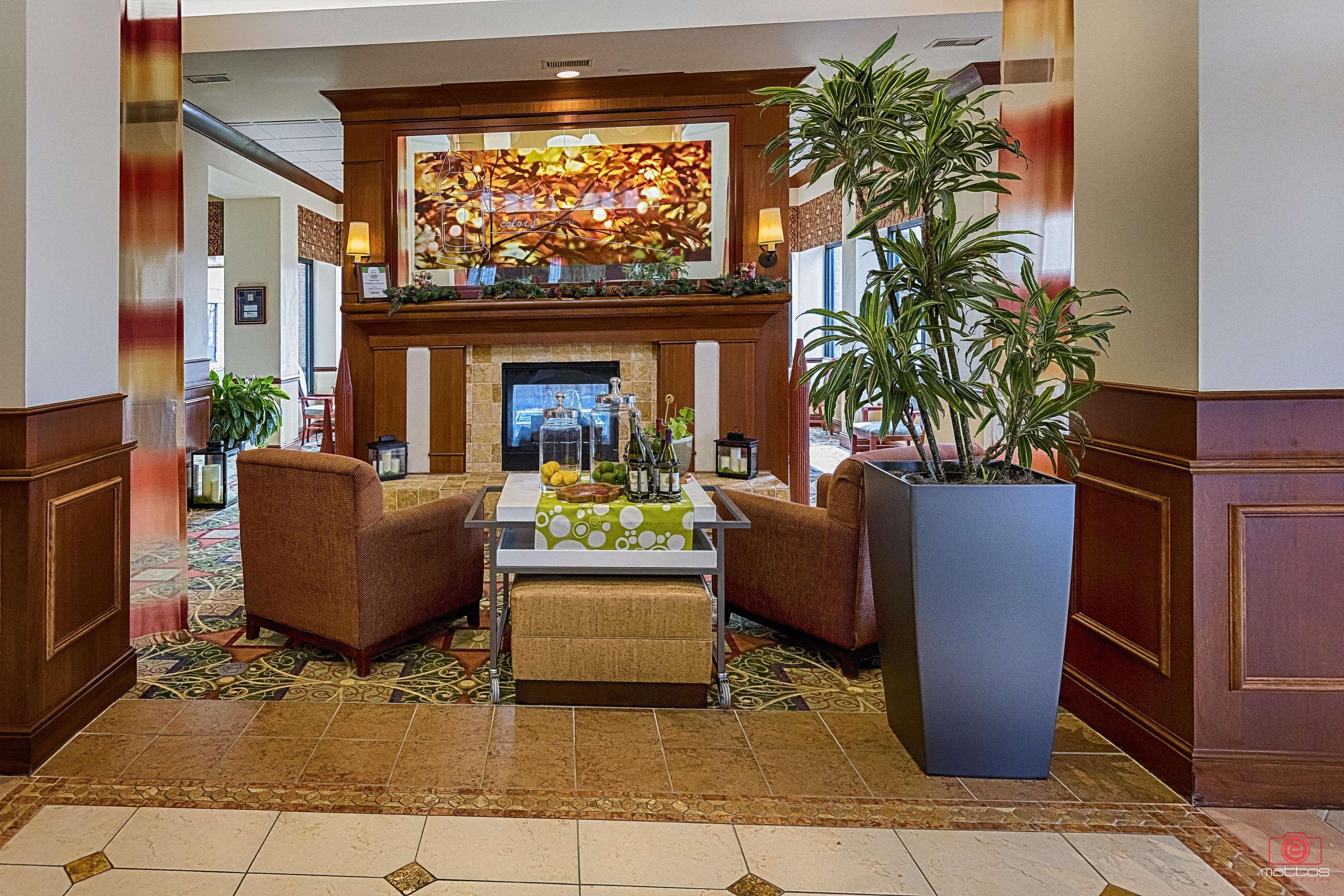 Hilton Garden Inn Oconomowoc Extérieur photo