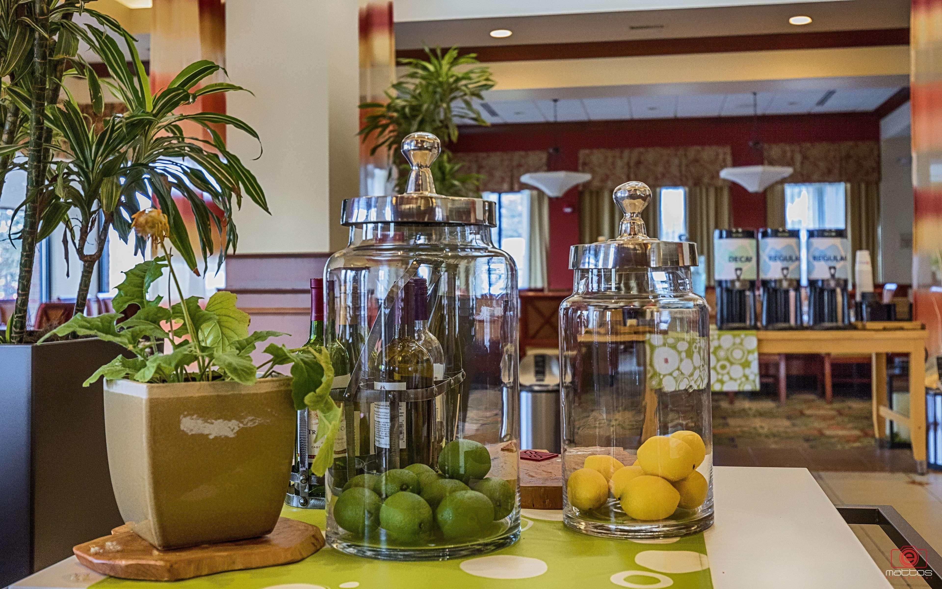 Hilton Garden Inn Oconomowoc Extérieur photo