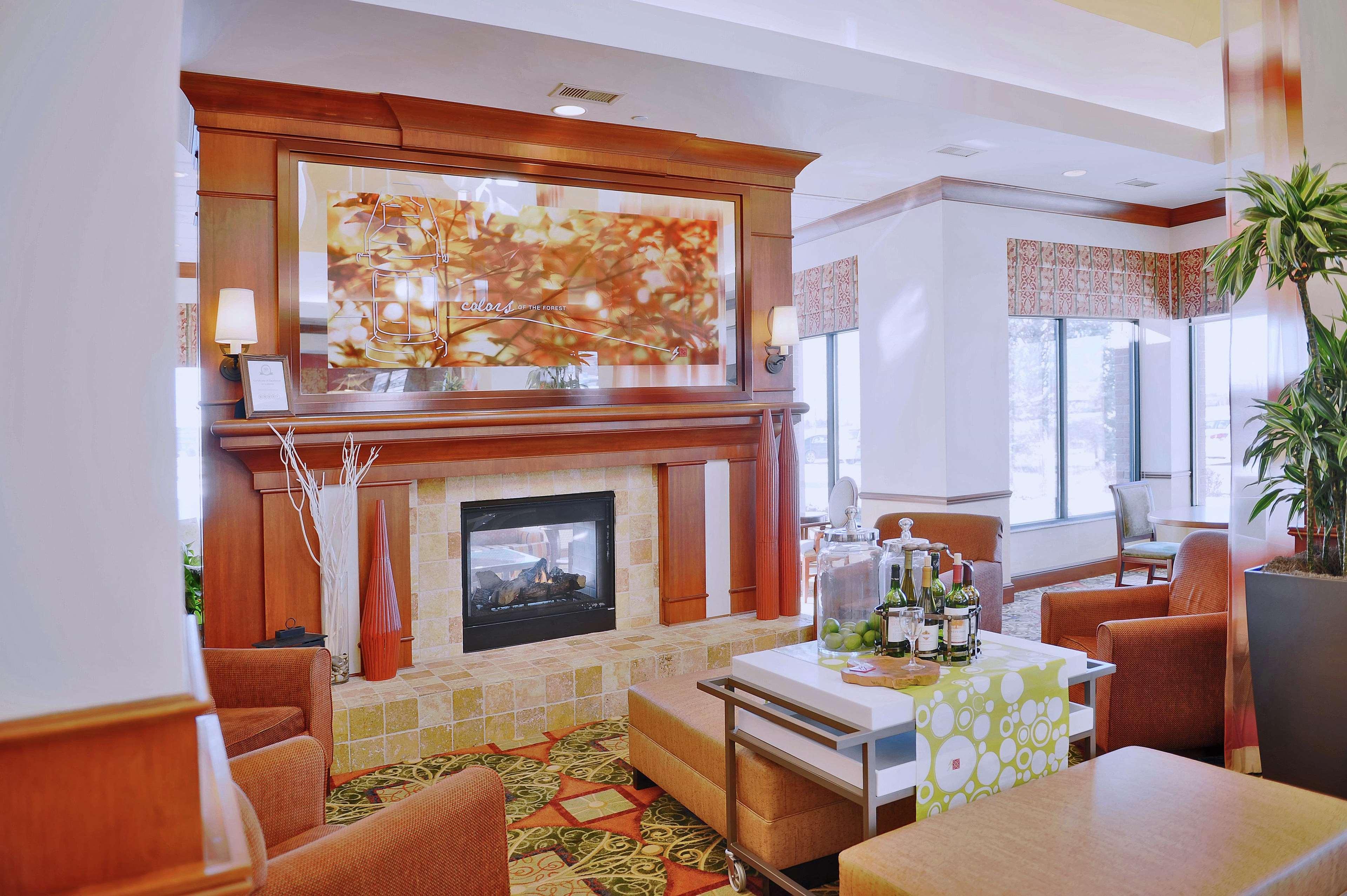 Hilton Garden Inn Oconomowoc Extérieur photo