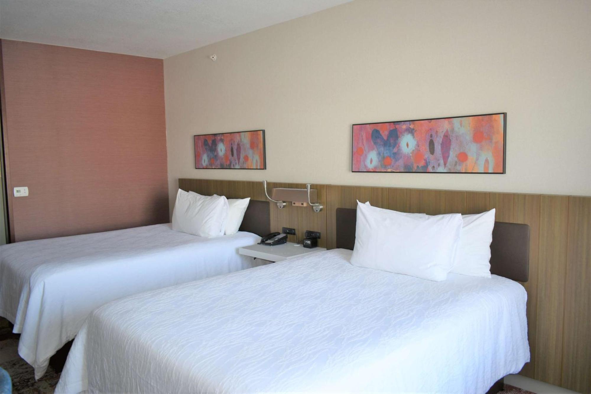 Hilton Garden Inn Oconomowoc Extérieur photo